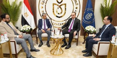 رئيس الرعاية الصحية يبحث مع المدير الإقليمي لـ"ميدترونيك" إنشاء مراكز تميز للجراحات الروبوتية