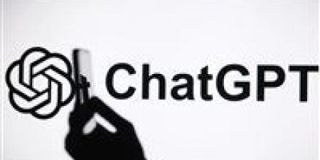 خبراء: الإفراط في استخدام روبوتات المحادثة يضعف التفكير النقدي ويهدد أصالة الأفكار