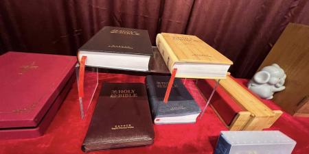 وفد مجلس الكنائس العالمي يزور مطبعة ومؤسسة "أميتي" الاجتماعية بالصين