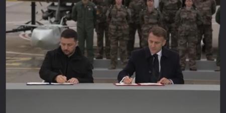 أوكرانيا تشتري 100 طائرة مقاتلة رافال من فرنسا