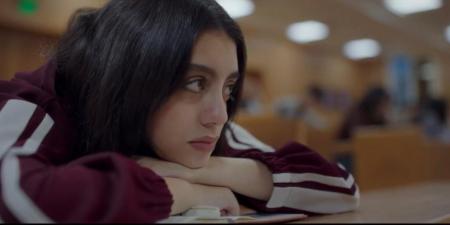 أحداث مسلسل ميدترم الحلقة 1.. ياسمينا العبد تواجه أزمات في أول أيام الجامعة