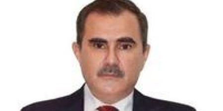 قبل ساعات من انطلاق ماراثون الإعادة .. مرشح برلماني في المنيا ينذر رئيس الوطنية علي يد محضر ويعلن إنسحابه