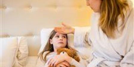 دفِّي طفلك فى البرد والمطر.. دليل شامل لحمايته من نزلات البرد بالشتاء