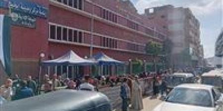 الشباب والسيدات في الصدارة.. إقبال كثيف بلجان أبو تيج للتصويت في انتخابات مجلس النواب