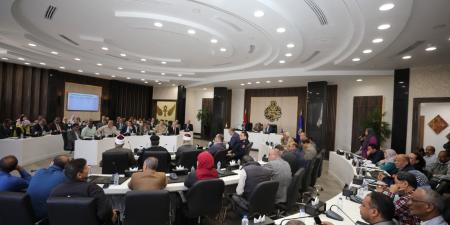 محافظ أسوان يعطى تعليماته للإسراع بمعدلات تنفيذ الخطة الإستثمارية للعام الحالى