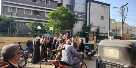 محافظ
أسيوط:
طرح
لحوم
بلدية
طازجة
بسعر
290
جنيهًا
للكيلو
بمنفذ
الوحدة
المحلية
بمركز
ديروط
لتخفيف
الأعباء
عن
المواطنين