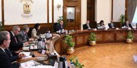 رئيس
      الوزراء
      يُتابع
      الموقف
      التنفيذي
      لمشروعات
      تحلية
      مياه
      البحر