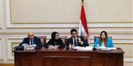 الأحد..
      اقتصادية
      الشيوخ
      تبحث
      مشروع
      قانون
      حماية
      المنافسه
      ومنع
      الممارسات
      الاحتكارية