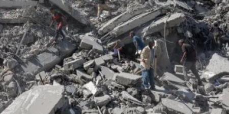 عشرات المستوطنين يقتحمون قطاع غزة ويرفعون علم الاحتلال