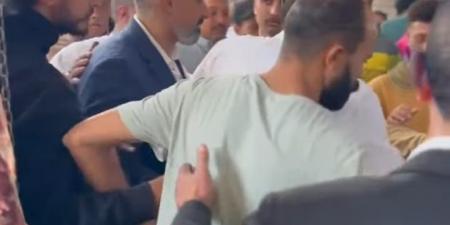 من
      داخل
      المدبح..
      ياسر
      جلال
      يشارك
      كواليس
      مسلسل
      كلهم
      بيحبوا
      مودي