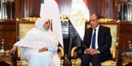 وزير
      الخارجية
      يلتقي
      وزيرة
      شئون
      مجلس
      الوزراء
      السوداني
      على
      هامش
      منتدى
      الشراكة
      الروسية
      الأفريقية