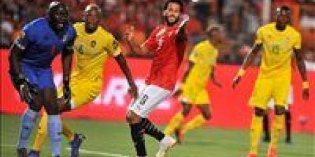 نجوم
      مصر
      في
      اختبار
      الخبرة..
      تريزيجيه
      وصلاح
      ومرموش
      ومصطفى
      محمد
      أمام
      لاعب
      زيمبابوي
      الأربعيني