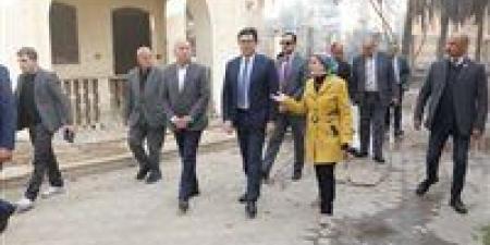 وزير
      الثقافة
      ومحافظ
      القاهرة
      يتفقدان
      قصر
      ثقافة
      عين
      حلوان
      ويوجهان
      بخطة
      تطوير
      عاجلة