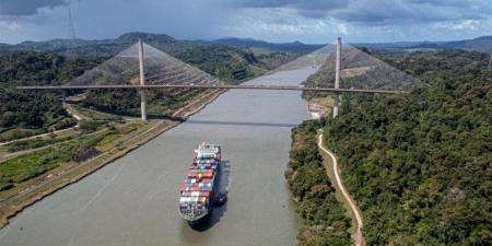 بنما:
      الولايات
      المتحدة
      اعترضت
      سفنا
      وقطعت
      الاتصال
      بأجهزة
      الإرسال
      والاستقبال