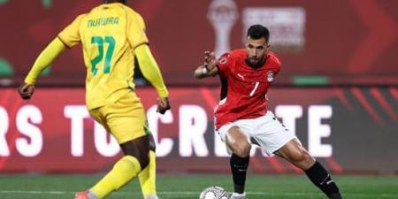 تعادل سلبى بين منتخب مصر وزيمبابوى بعد 15 دقيقة.. وعاشور وصلاح يهدران الفرص.. صور