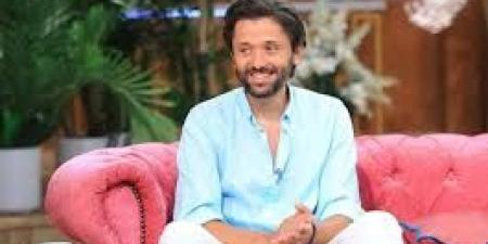 كريم
      محمود
      عبد
      العزيز:
      لازم
      يكون
      في
      فاصل
      بين
      الزوجين
      بأوقات
      معينة
      لحد
      ما
      الدنيا
      تهدى