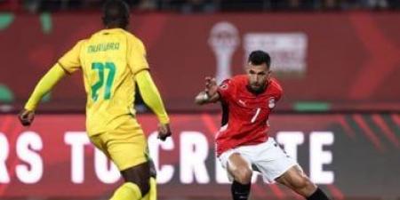 إنذار لـ تريزيجيه بداعى تمثيل السقوط داخل منطقة جزاء زيمبابوى