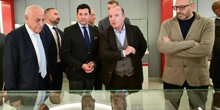 وزير الشباب والرياضة يزور نادى الزمالك والاجتماع مع مجلس الإدارة.. صور
