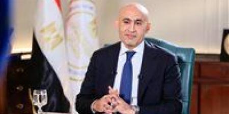 وزير
      التعليم:
      نسب
      الحضور
      في
      المحافظات
      البحرية
      تفوق
      90%
      والصعيد
      من
      80
      إلى
      85%