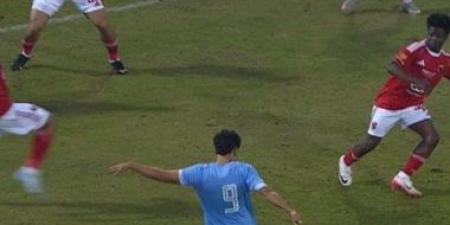 الشوط الأول.. تعادل الأهلي مع غزل المحلة 1-1 بكأس عاصمة مصر