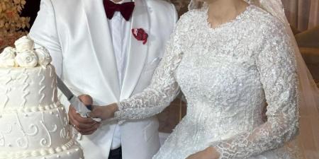 الإعلامي
محمد
الجوهري
يحتفل
بعقد
قرانه
على
يارا
يحي
وسط
حضور
من
الوسط
الصحفي