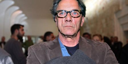 كان
      يُعاني
      من
      مرض
      القلب...
      مُخرج
      كبير
      في
      ذمة
      الله