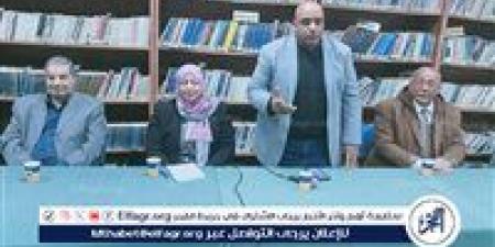 ثقافة
      ديروط
      فى
      أسيوط
      تنظم
      أمسية
      شعرية
      كبرى
      بعنوان
      حين
      يصغى
      القلب
      للقصيدة