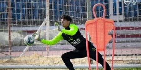 هروب وعقوبة وإحالة للتحقيق .. الأزمات تلاحق حراسة مرمى الزمالك