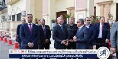 محافظ
      الإسماعيلية
      يستقبل
      وزيرة
      التنمية
      المحلية
      والقائم
      بأعمال
      وزير
      البيئة