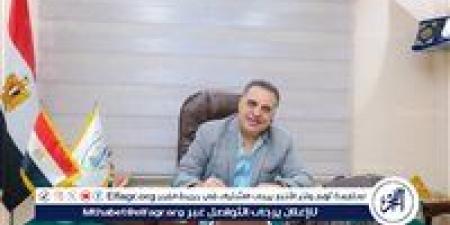 أحمديات:
      حكاية
      عائلة