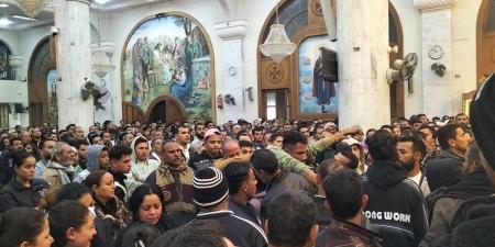 حاضنين
النعش..
جنازة
مينا
ضحية
الهجرة
غير
الشرعية
باليونان
في
المنيا