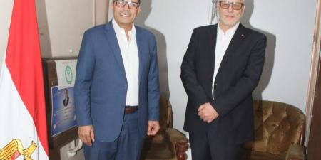 رئيس اتحاد الدراجات يجتمع بالخبير الإيطالي عقب وصوله للقاهرة لقيادة المنتخب