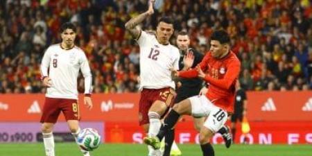 اتحاد الكرة يوافق على سفر إسلام عيسى لألمانيا لإجراء جراحة الصليبى