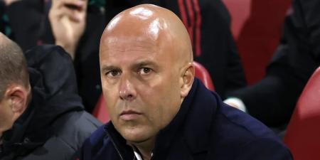 5 مدربين يواجهون شبح الإقالة فى الدوري الإنجليزي.. سلوت على رأس القائمة