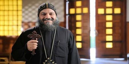 الأنبا بولس يترأس صلوات البصخة المقدسة فى كنيسة القديسين مكسيموس وديماديوس بماريفيل