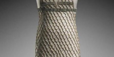 فستان جنائزى مصرى يعود تاريخه إلى 4500 عام.. شاهد