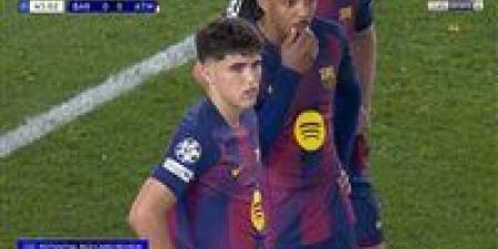 برشلونة.. طرد باو كوبارسي مدافع برشلونة أمام أتلتيكو مدريد في دوري أبطال أوروبا