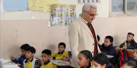 وكيل تعليم القاهرة يواصل الجولات المفاجئة لمتابعة انتظام الدراسة داخل المدارس