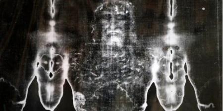 لغز كفن المسيح.. كيف وصل الحمض النووي للجزر والمرجان إلى قماش الدفن؟