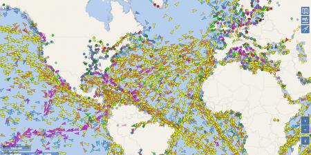 موقع «فيسل فايندر» لتتبع السفن يكشف عن حركة ضعيفة بمضيق هرمز