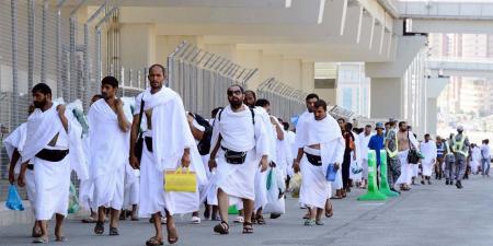 انطلاق أول أفواج حج الجمعيات الأهلية إلى المدينة المنورة 8 مايو