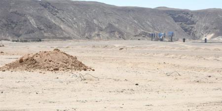 وزير الشباب والرياضة ومحافظ البحر الأحمر يتفقدان أرض القرية الأولمبية