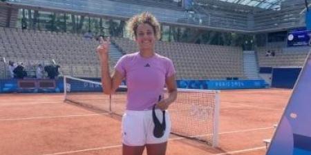 ميار شريف تستهل مشوارها فى بطولة فيلا دى مدريد بمواجهة الهولندية أرانتسكا روس