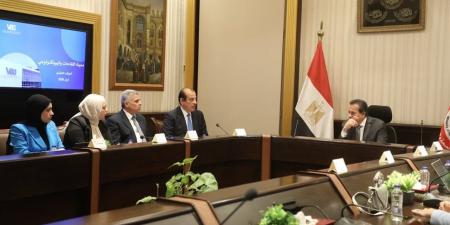 وزير الصحة يبحث مستجدات مدينة اللقاحات ويؤكد إطلاق أكاديمية VBC لتوطين الصناعات الحيوية