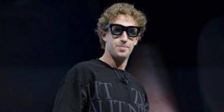 ميتا تطور نسخة AI من مارك زوكربيرج للتحدث والتعامل مع الموظفين