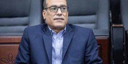 مصطفى عزام: لا يحق للأهلي اصطحاب خبير صوتيات والاستماع للفار بضوابط