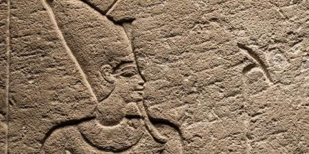 مسلة تحتمس وتمثال نصفي لمعبودة مصرية بمعرض بأمريكا.. الثمن مليونى دولار