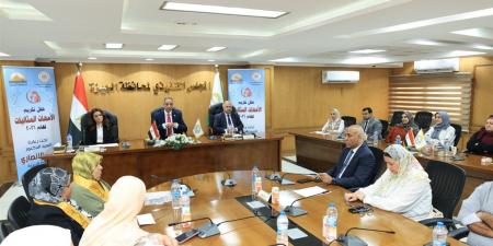 محافظ الجيزة يُكرِّم عددًا من الأمهات المثاليات على مستوى المحافظة