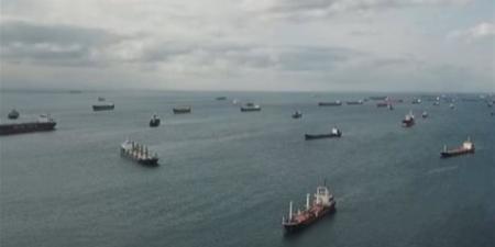 مناورة تكتيكية.. طهران تلوح بتجميد الشحنات لتأمين المفاوضات