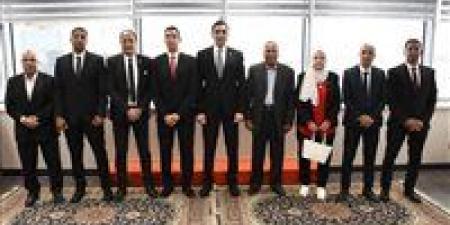 وزير الشباب والرياضة يبحث تطوير ألعاب القوى واكتشاف المواهب